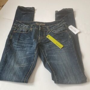 NWT Fusion Skinny Distressed jeans